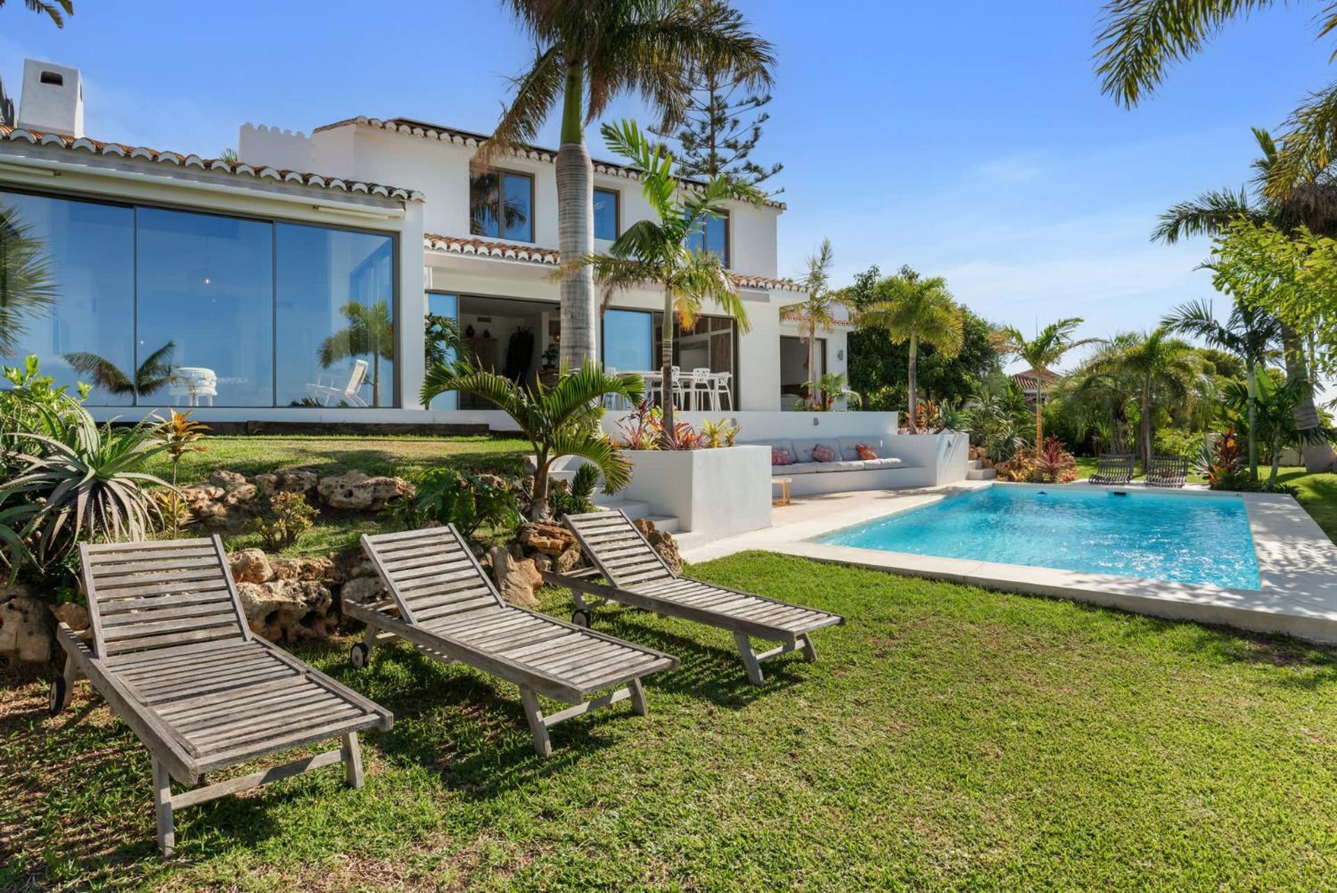 Bed & Breakfast In Villa Eden Palm Benalmádena Exteriör bild