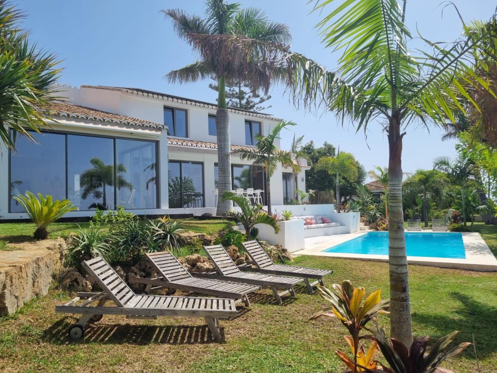 Bed & Breakfast In Villa Eden Palm Benalmádena Exteriör bild